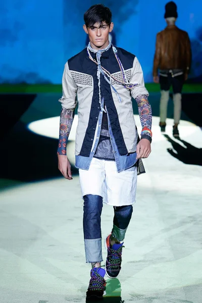 Look 11